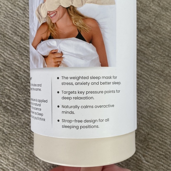 Nodpod- weighted eye blanket - Picture 4 of 6